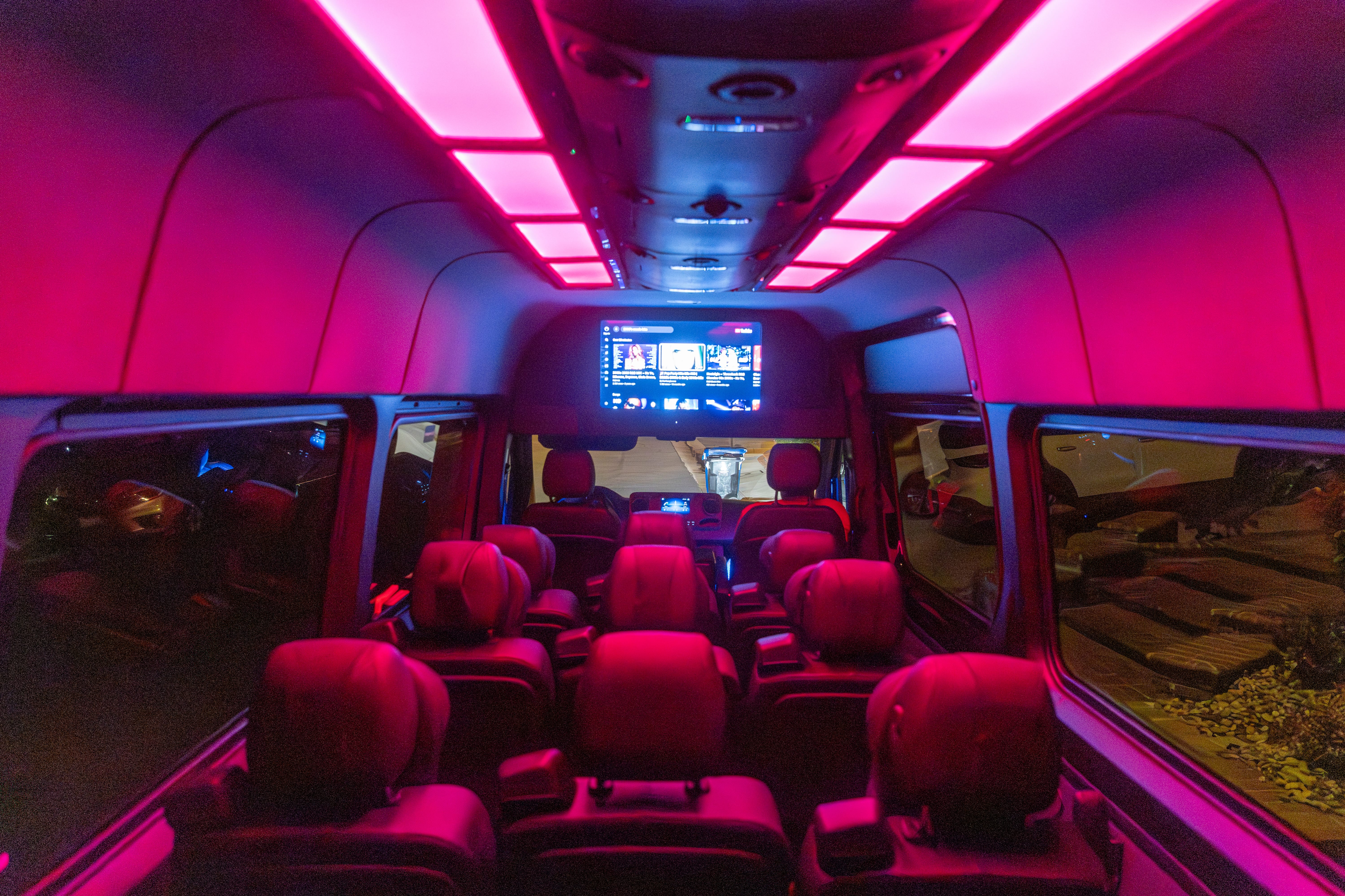 MERCEDEZ-BENZ SPRINTER 2500 15 PASSENGER Image 93